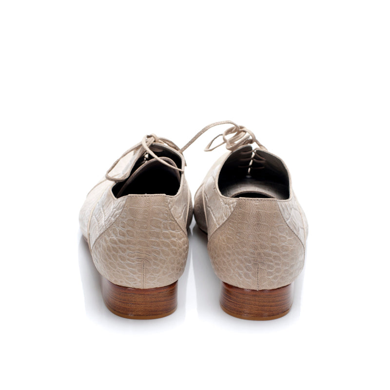 J543 leather loafers; nude croc