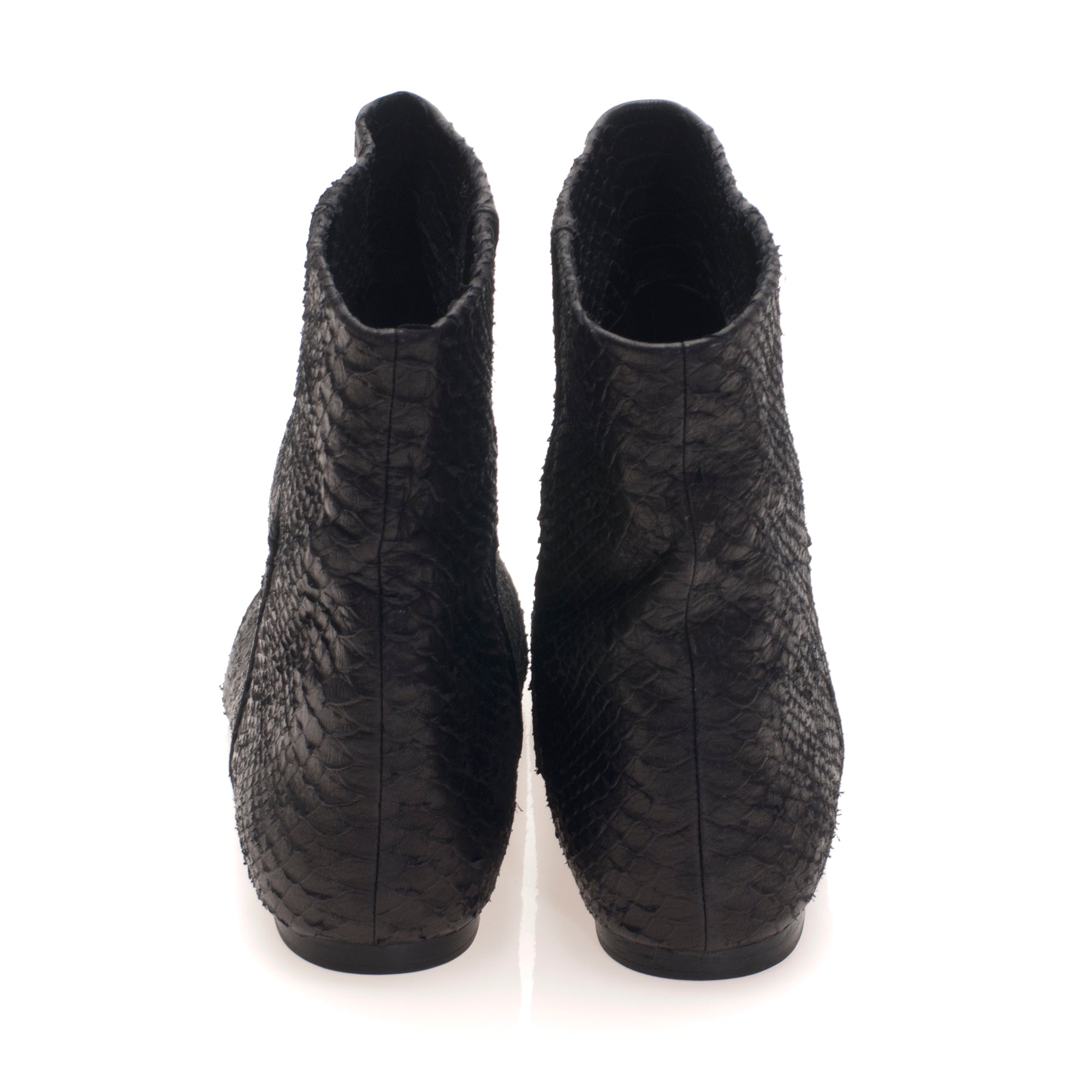 5036 leather boots; black snake