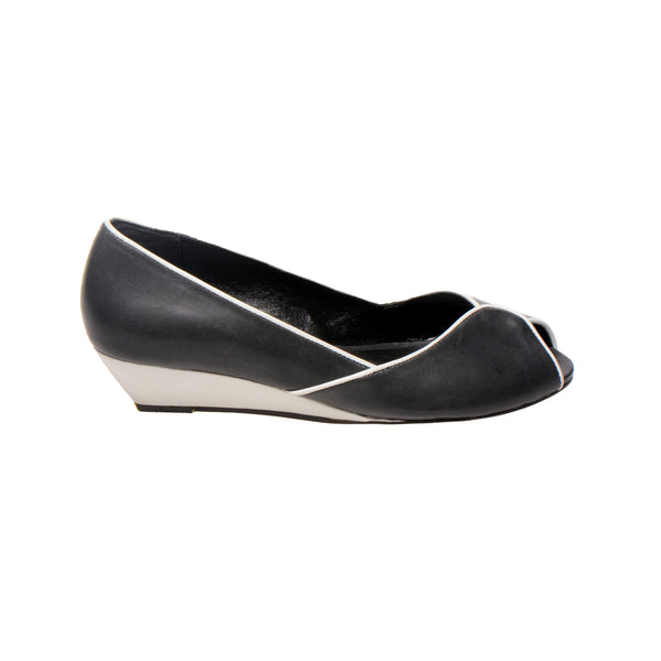 3032 leather pumps; black