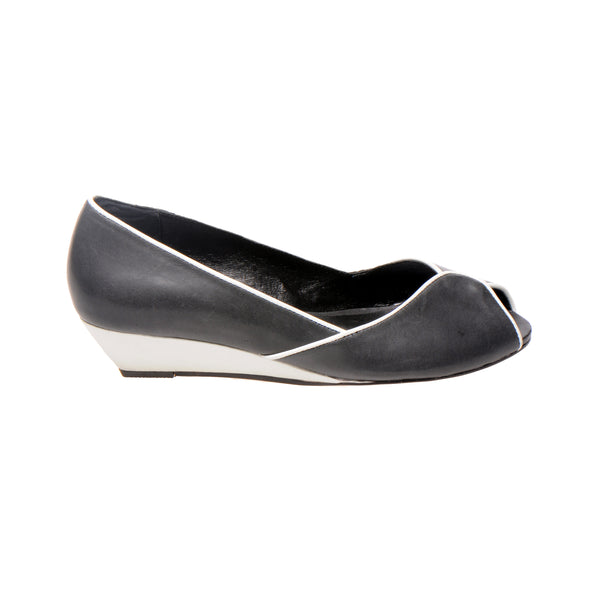 3032 leather pumps; grey