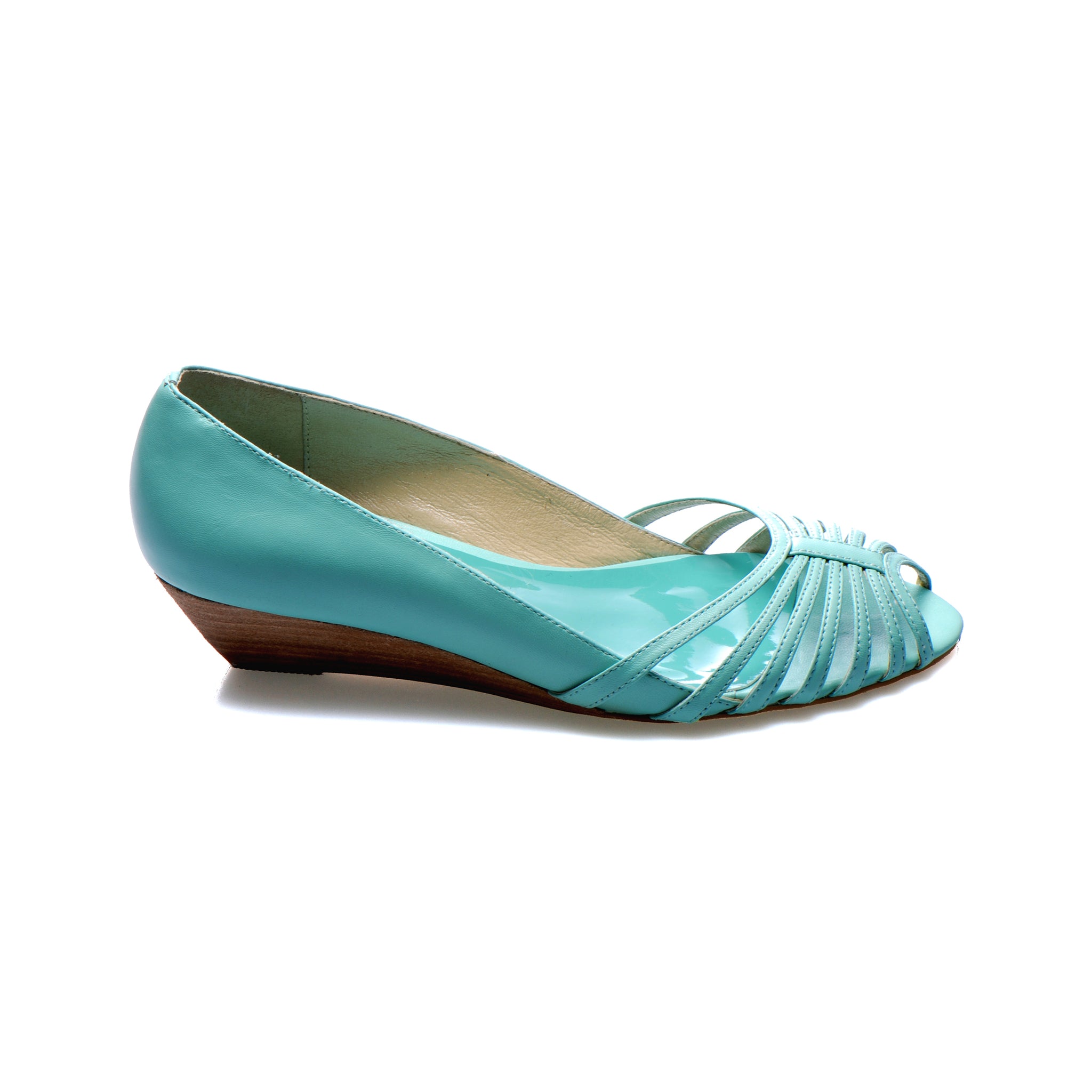 3033 leather pumps; celeste
