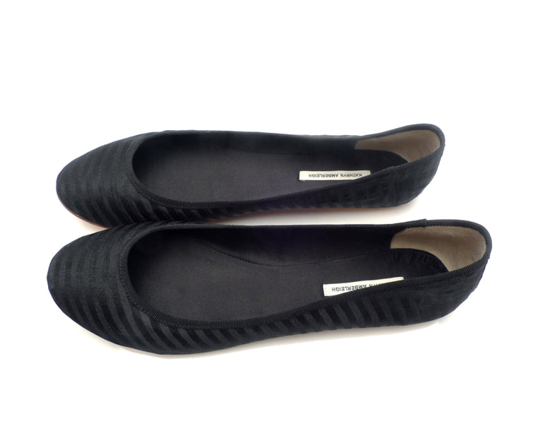 3061 silk flats; black stripe
