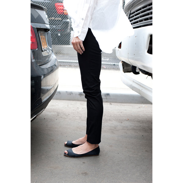 3064 silk flats; black