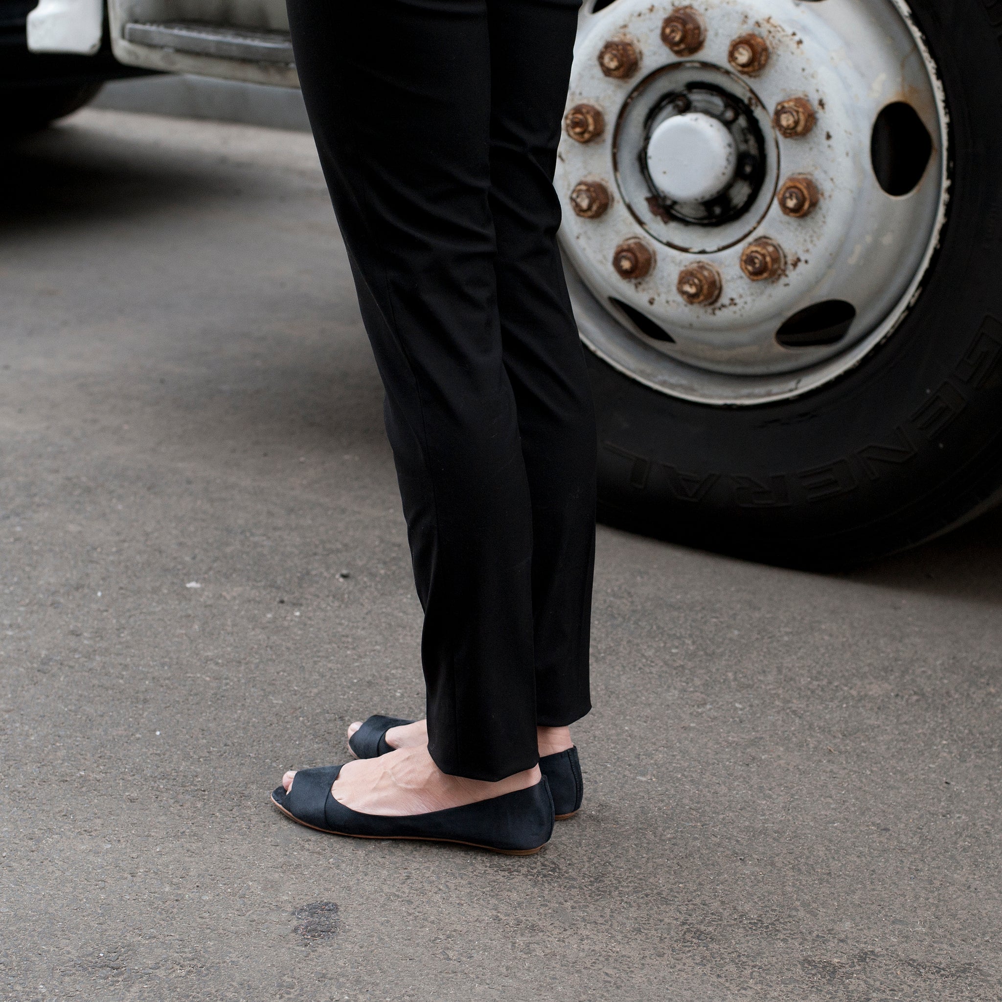 3064 silk flats; black
