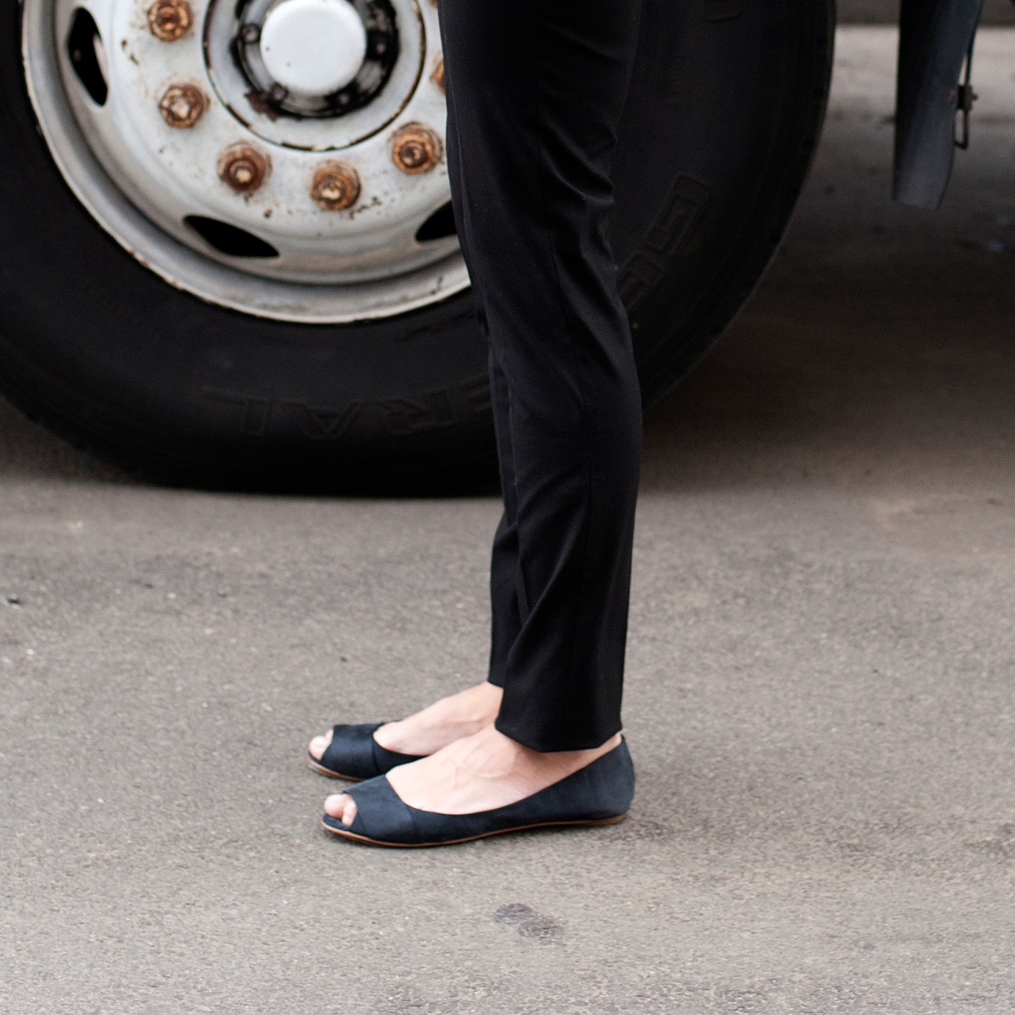 3064 silk flats; black