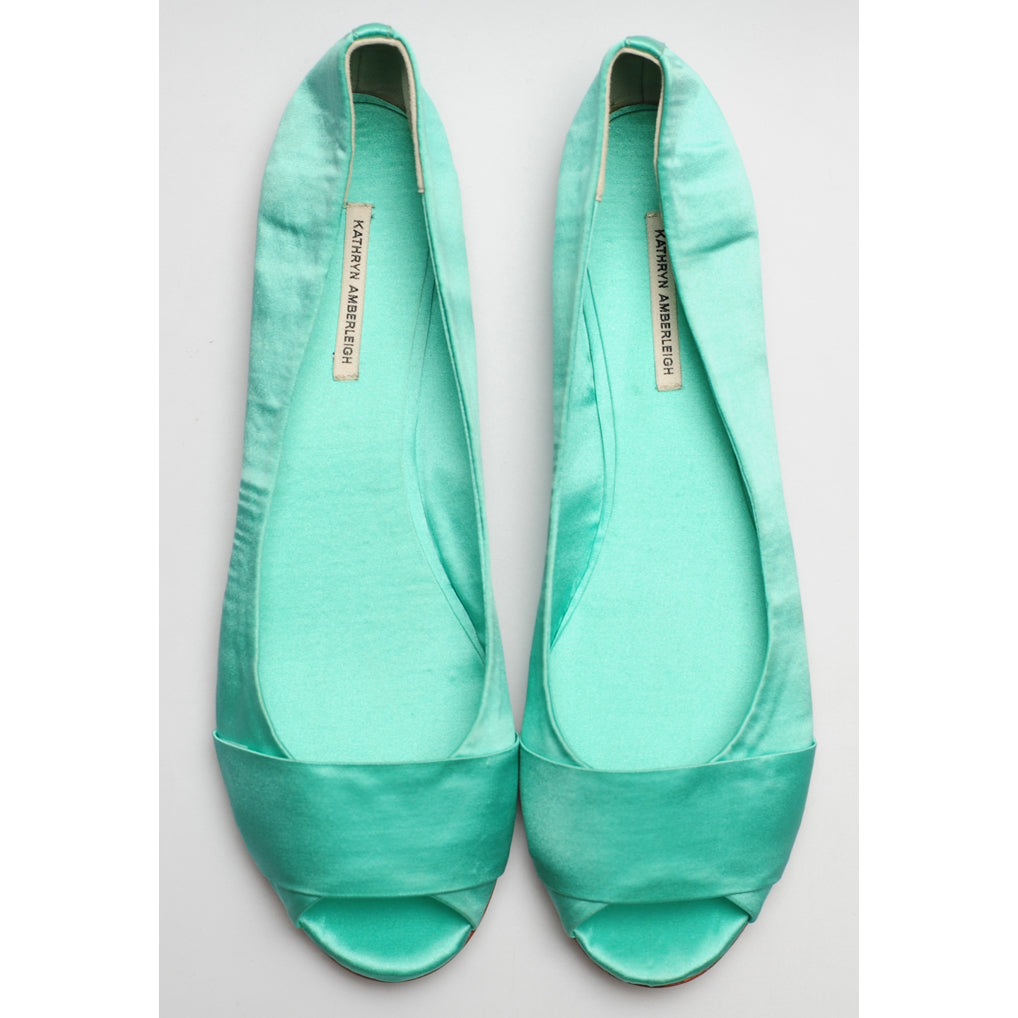 3064 silk flats; mint