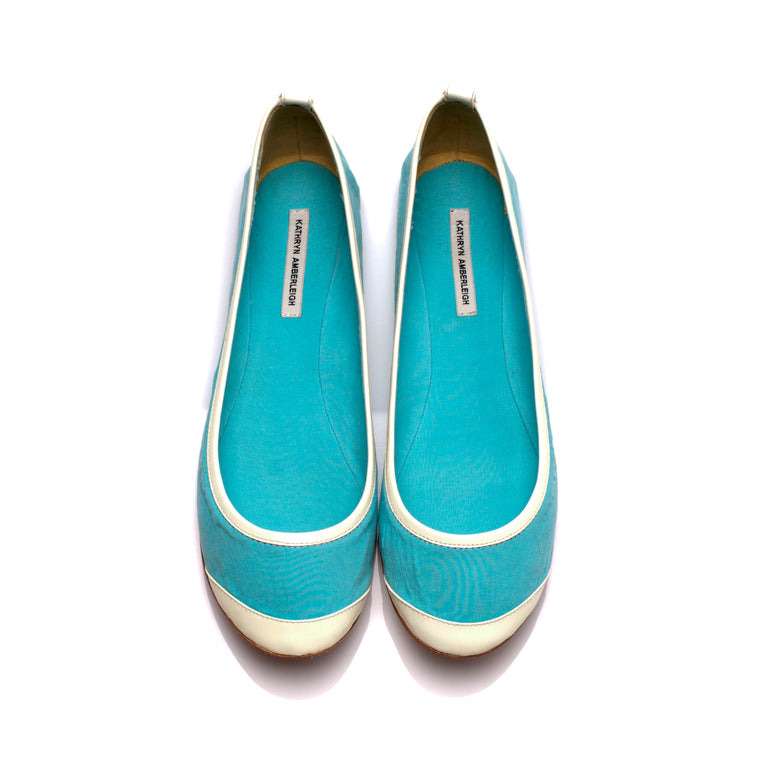 3065 silk flats; sky and bone