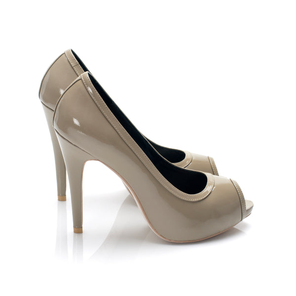 3081 patent leather heels; olive