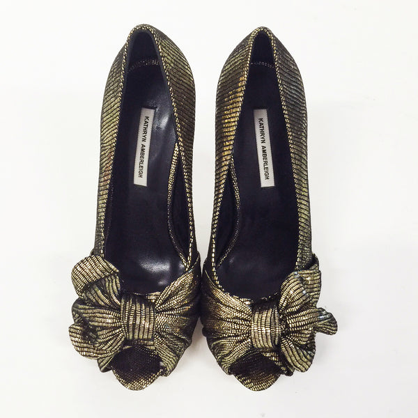 3085 leather heels; light gold