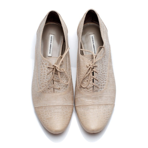 J543 leather loafers; nude croc