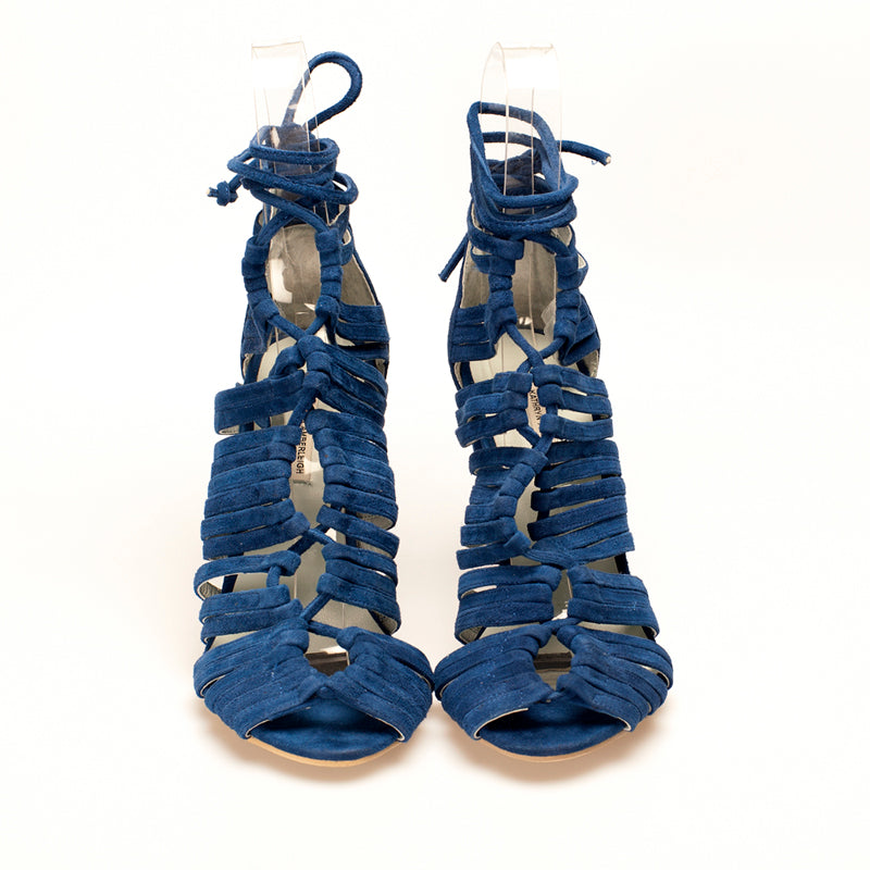 J013 suede heels; blue