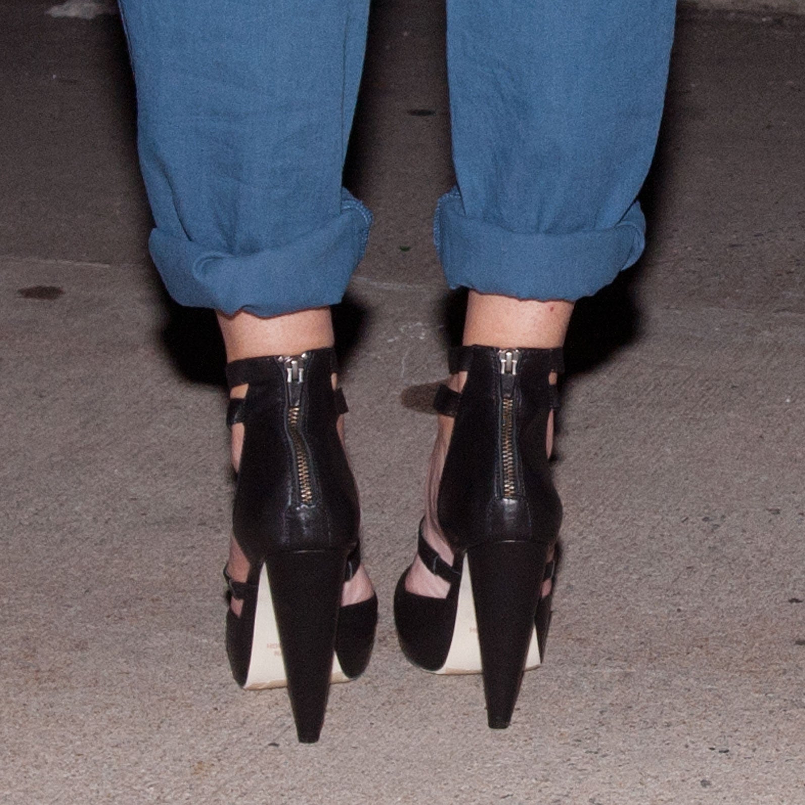 7321 leather heels; black