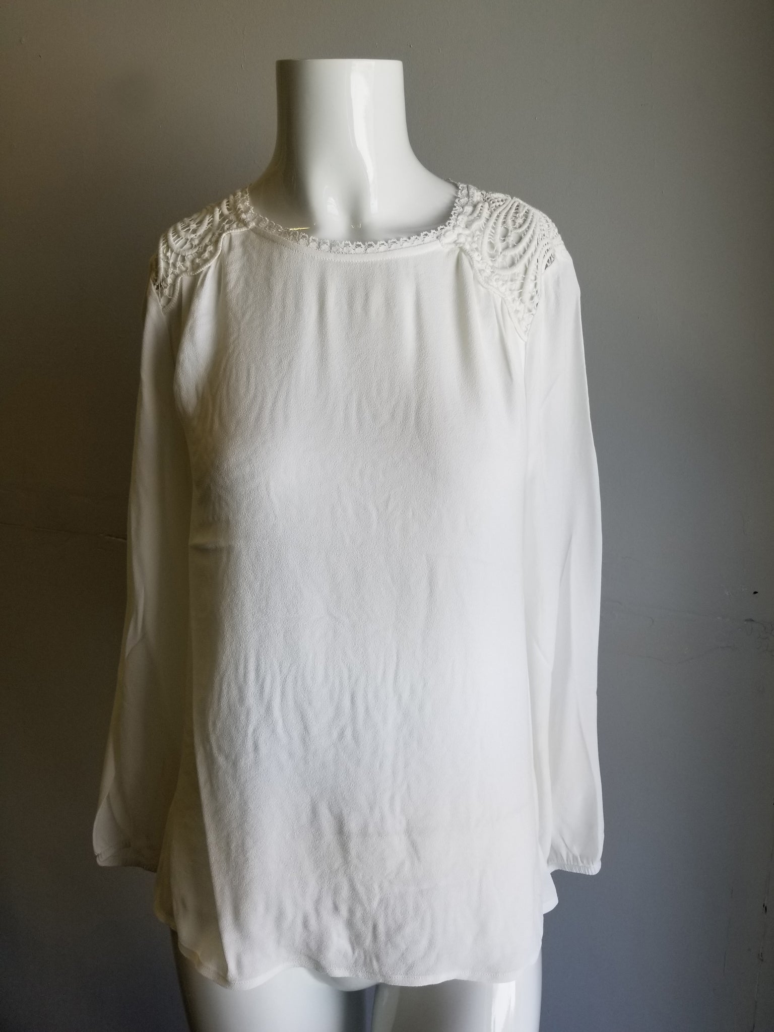 JOIE : LACE BACK BLOUSE, PORCELAIN