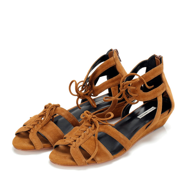 J001 suede sandals; desert