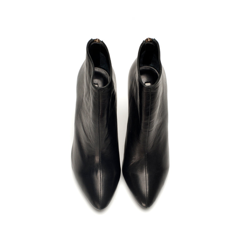 K610 leather boots; black lamb