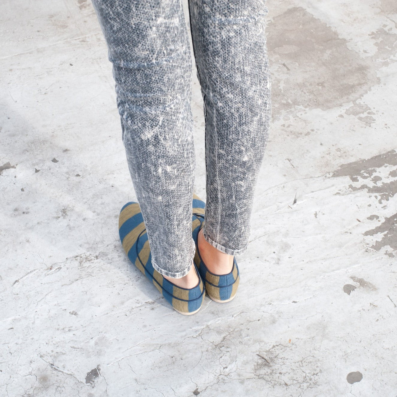K436 cotton sneakers; army and blue