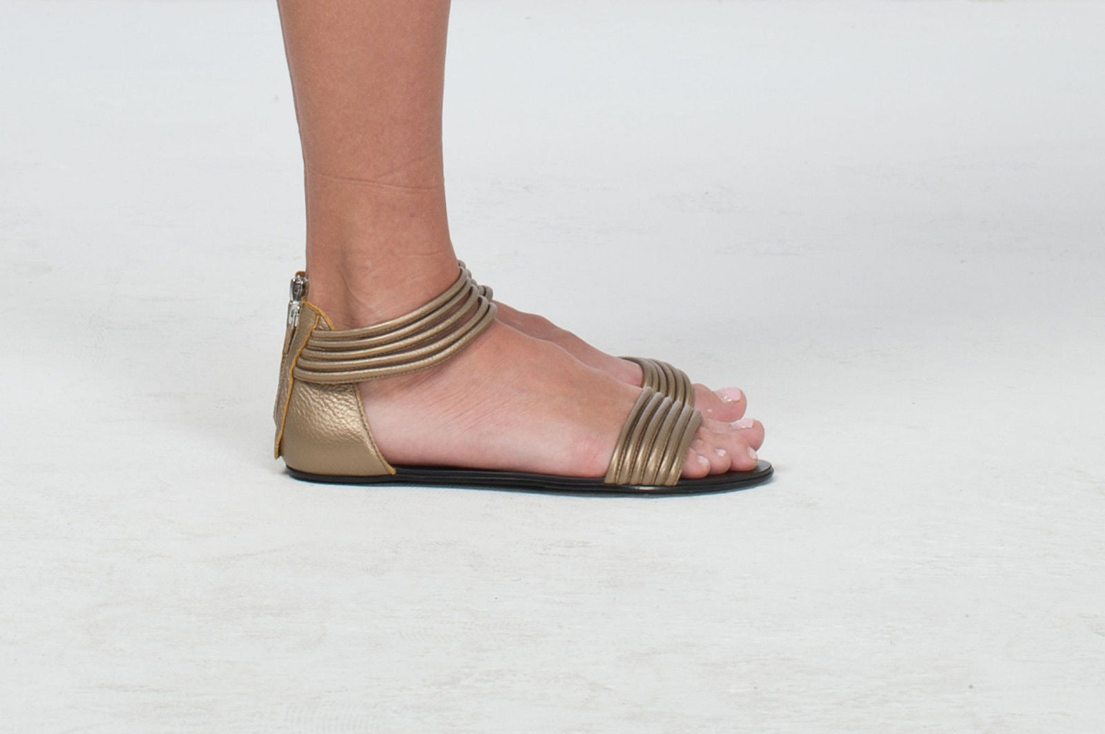 7500 leather sandals; bronze