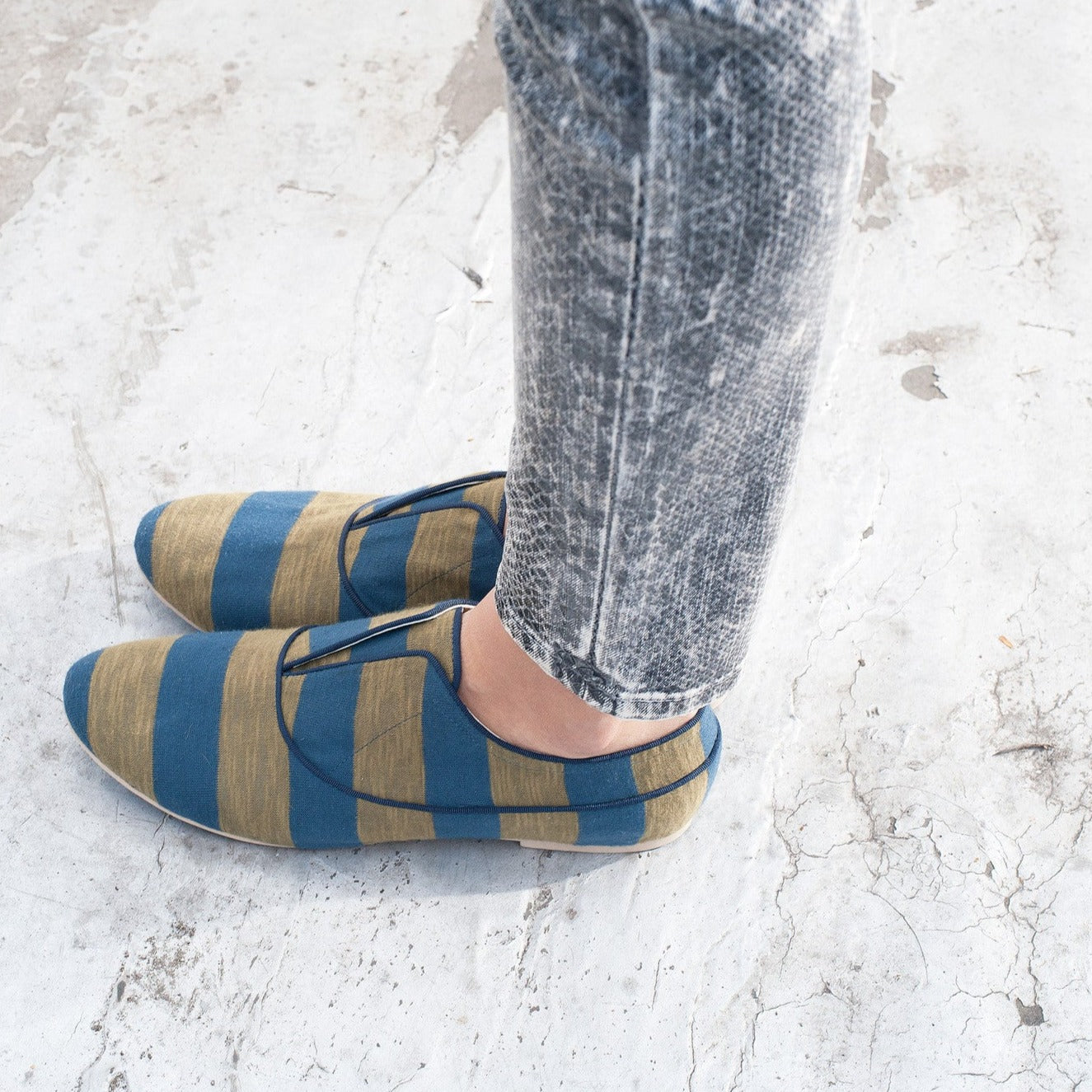 K436 cotton sneakers; army and blue