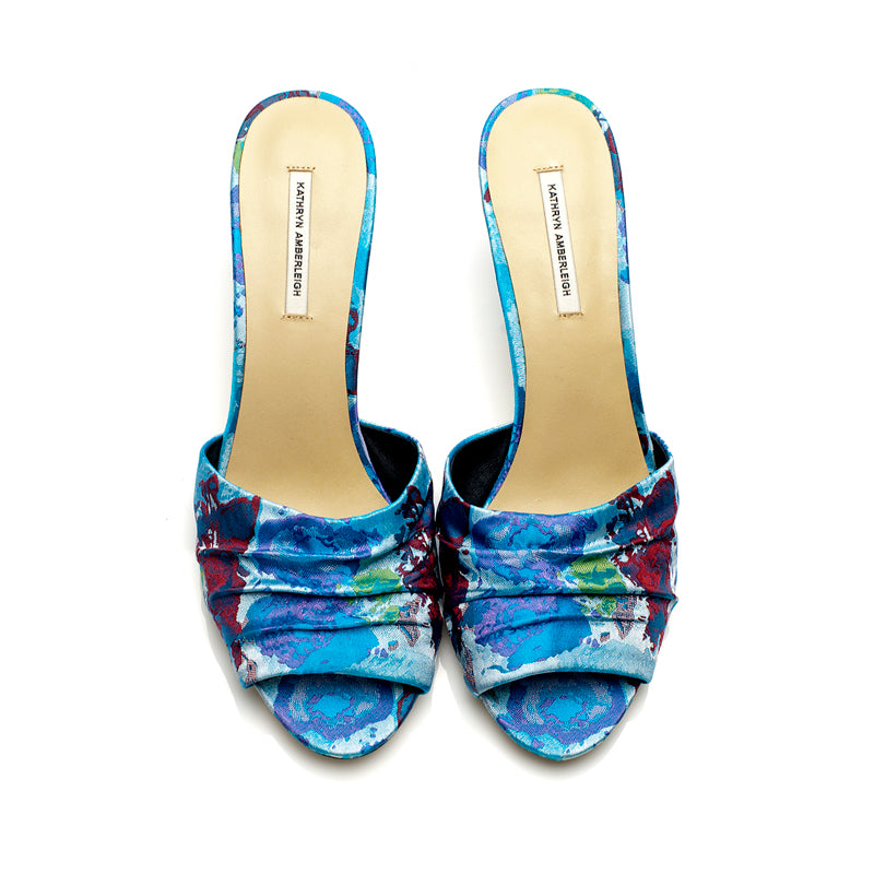 J205 jacquard slides; blue floral