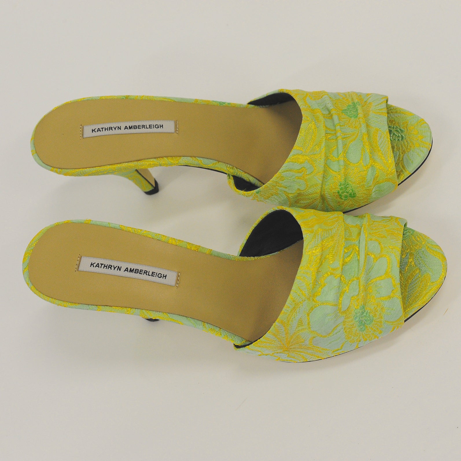 J205 jacquard slides; yellow green floral