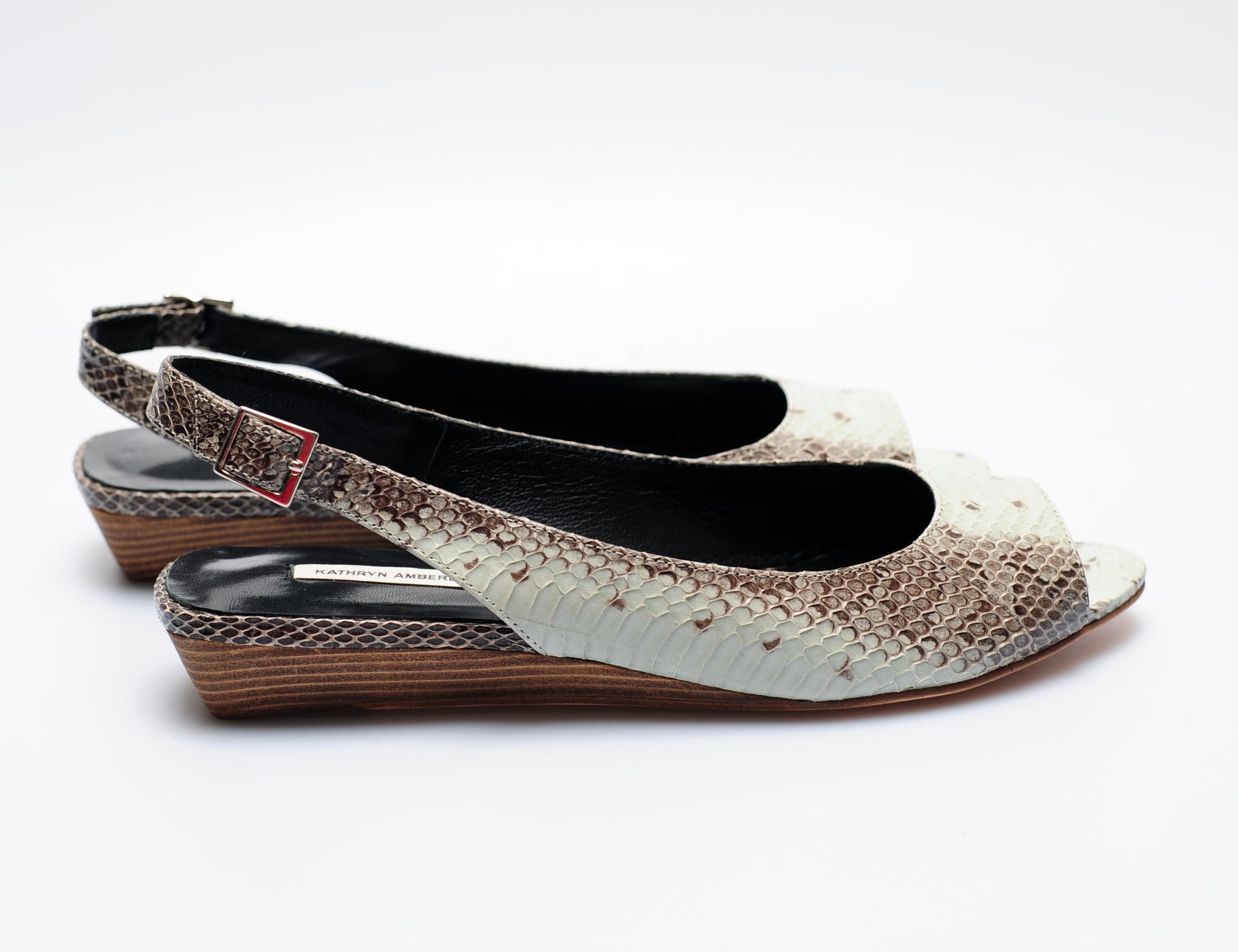 J004 snakeskin slingbacks; mint