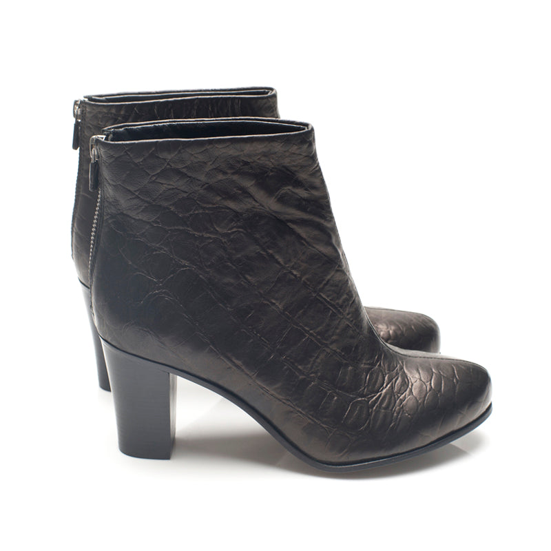 K601 leather boots; black croc