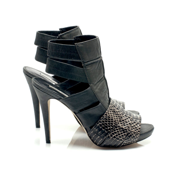 7101 leather heels; charcoal multi