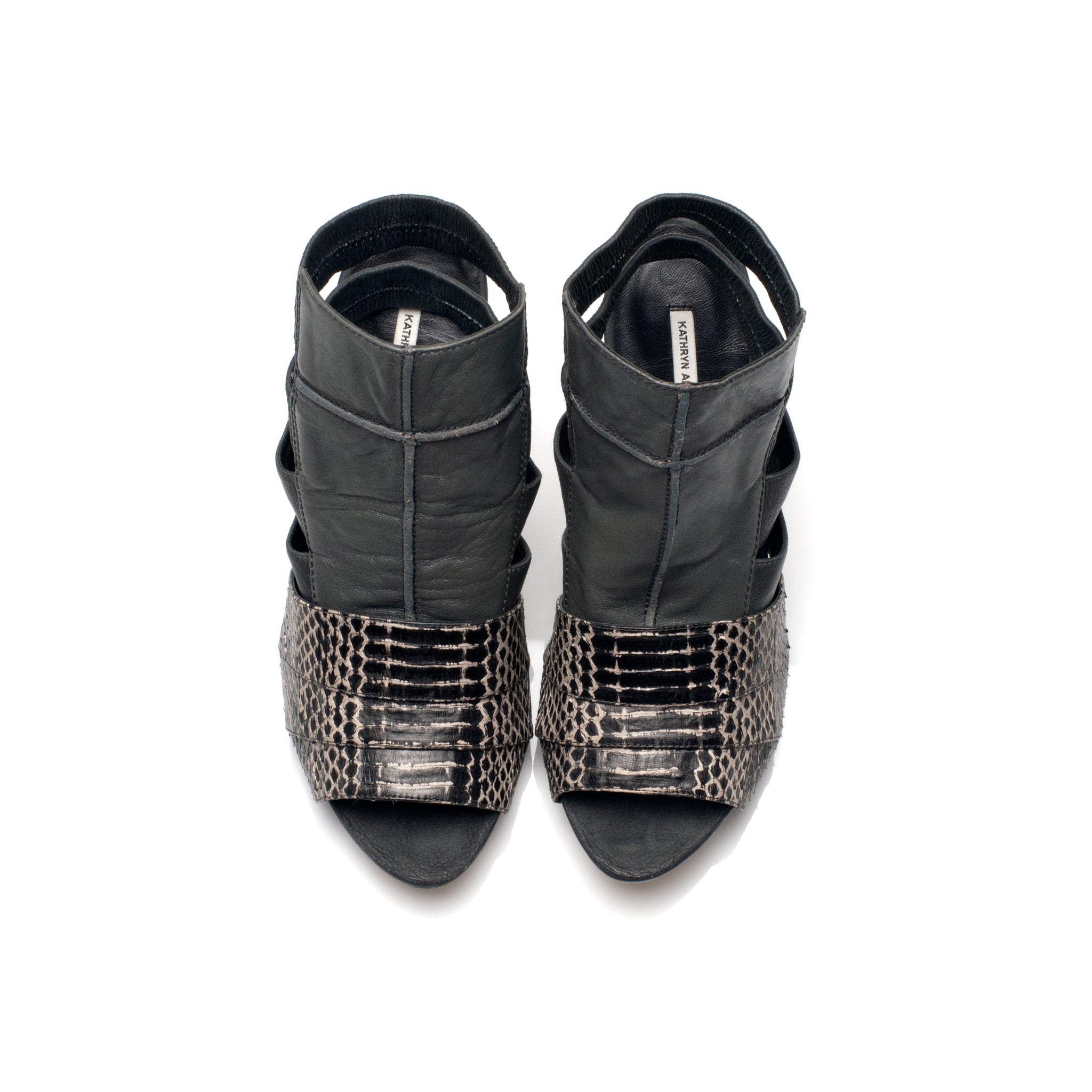 7101 leather heels; charcoal multi