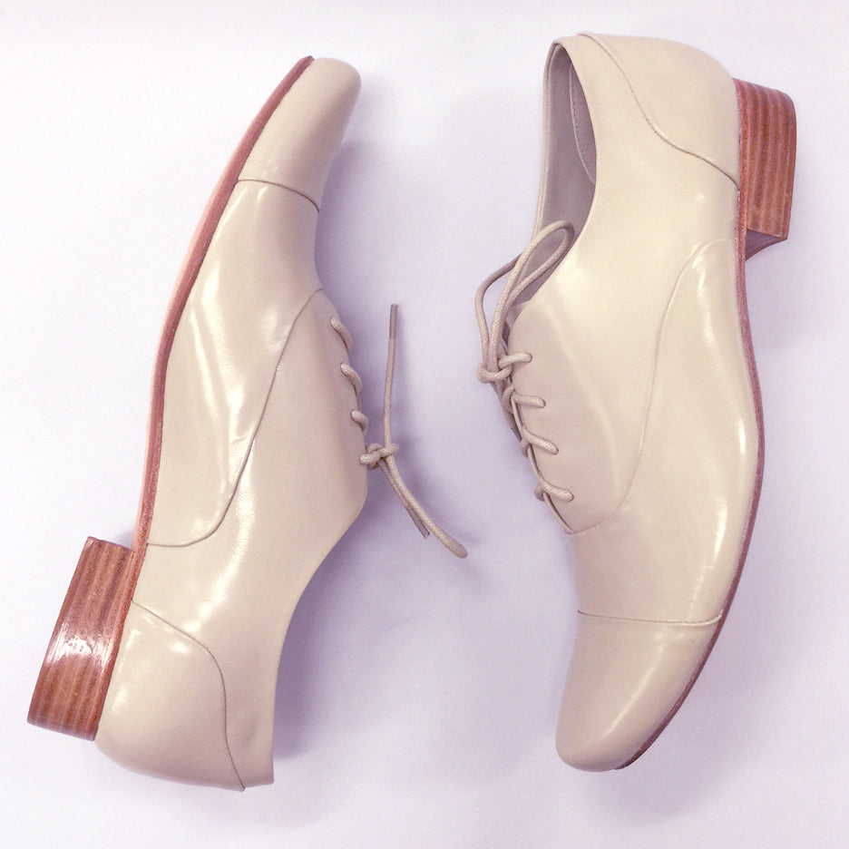 J544 leather loafers; beige gloss