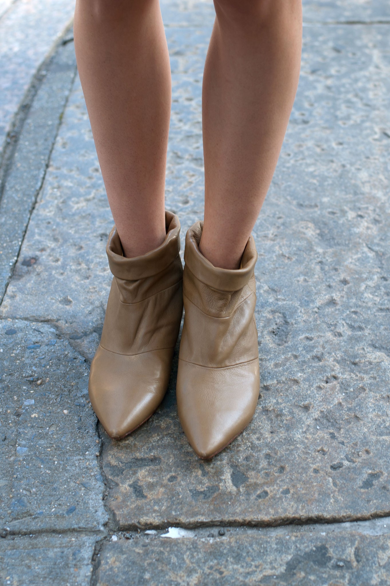 5036 leather boots; khaki