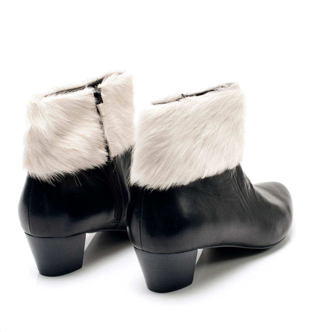 K614 leather boots; black and cream