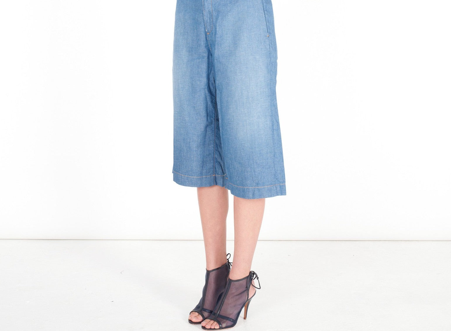 J016 net and leather heels; midnight