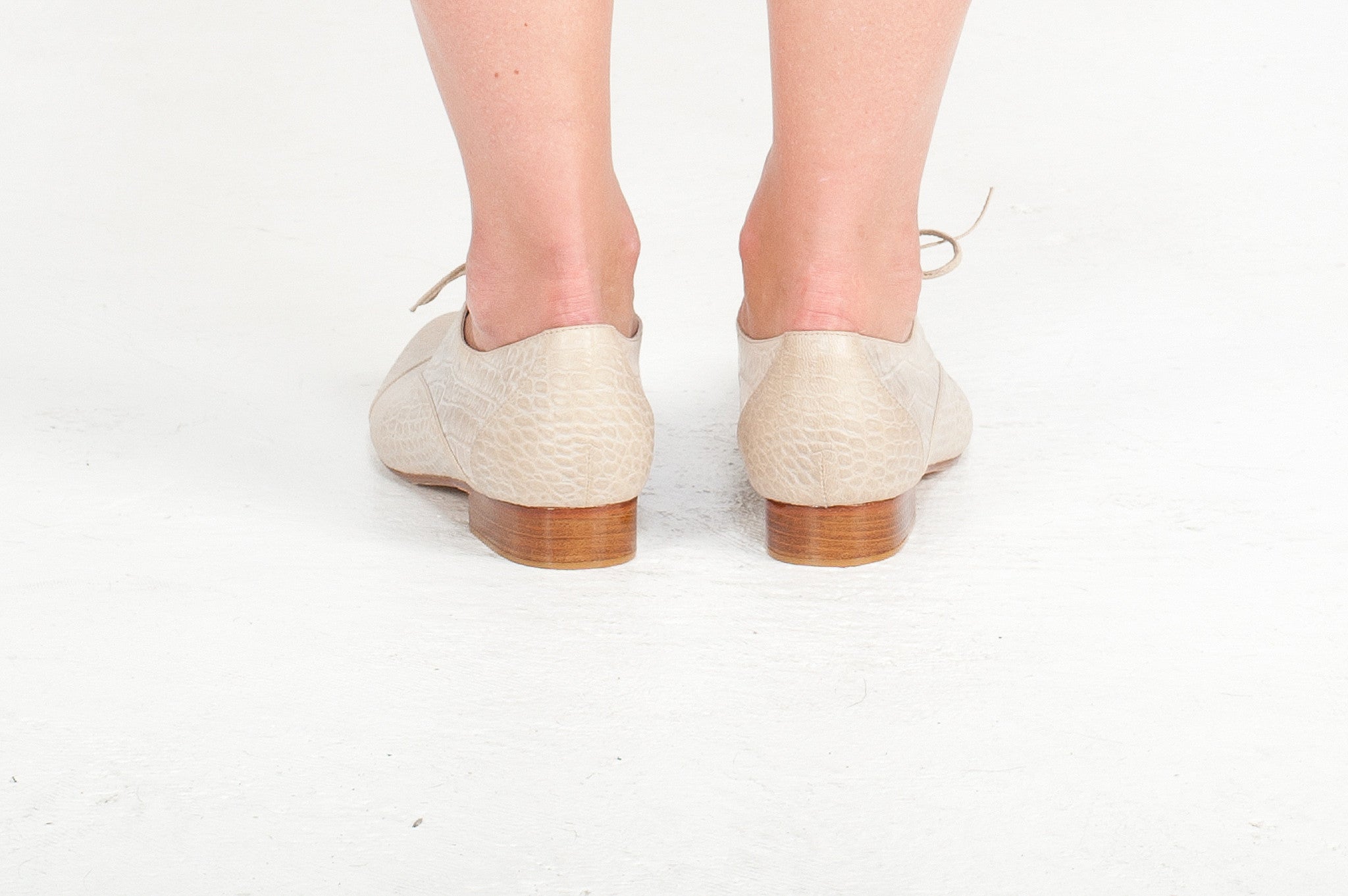 J543 leather loafers; nude croc