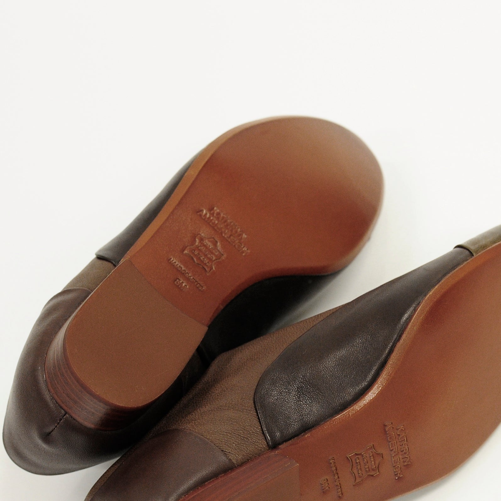 J544 leather loafers; chestnut
