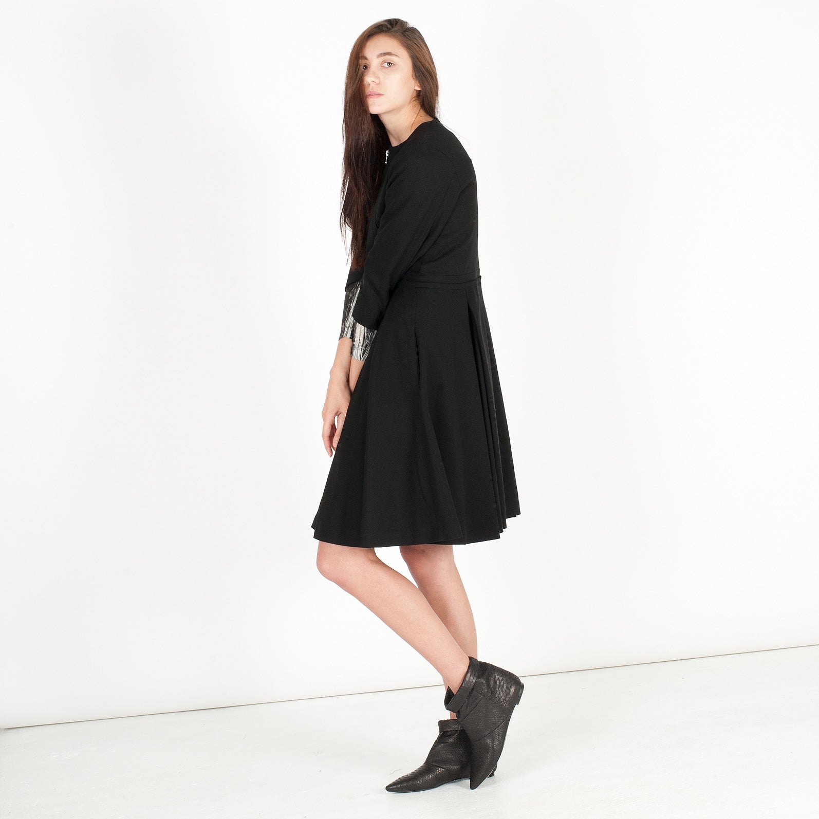 5036 leather boots; black snake
