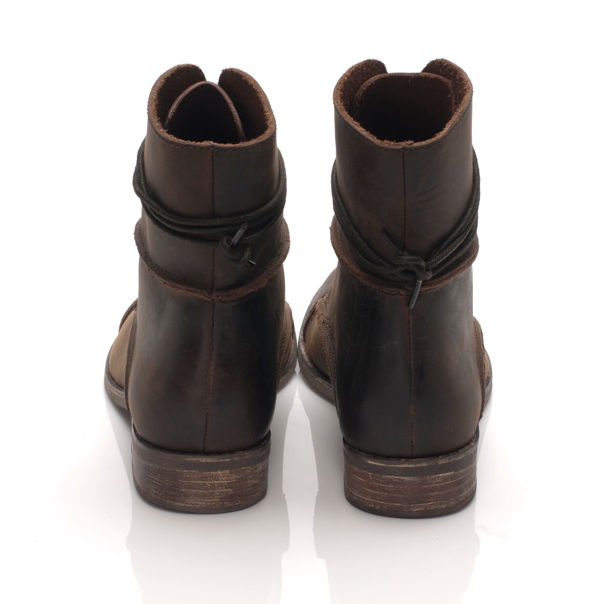J541 leather boots; soil
