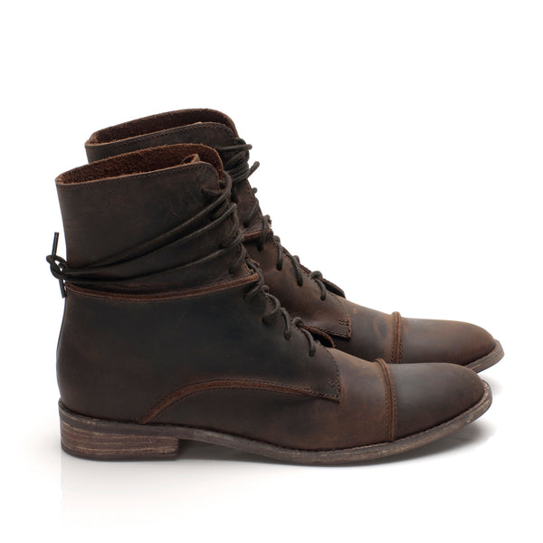 J541 leather boots; soil