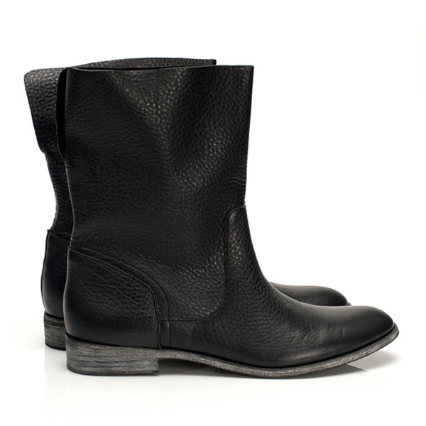 J542 leather boots; black