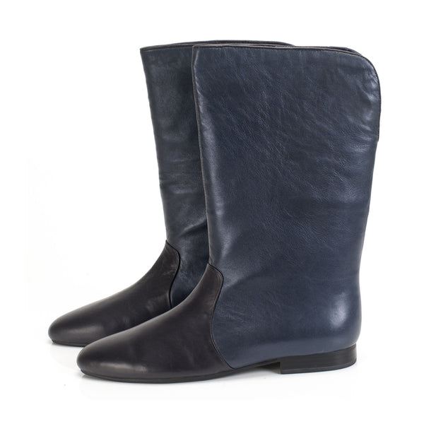 J556 leather boots; black and midnight