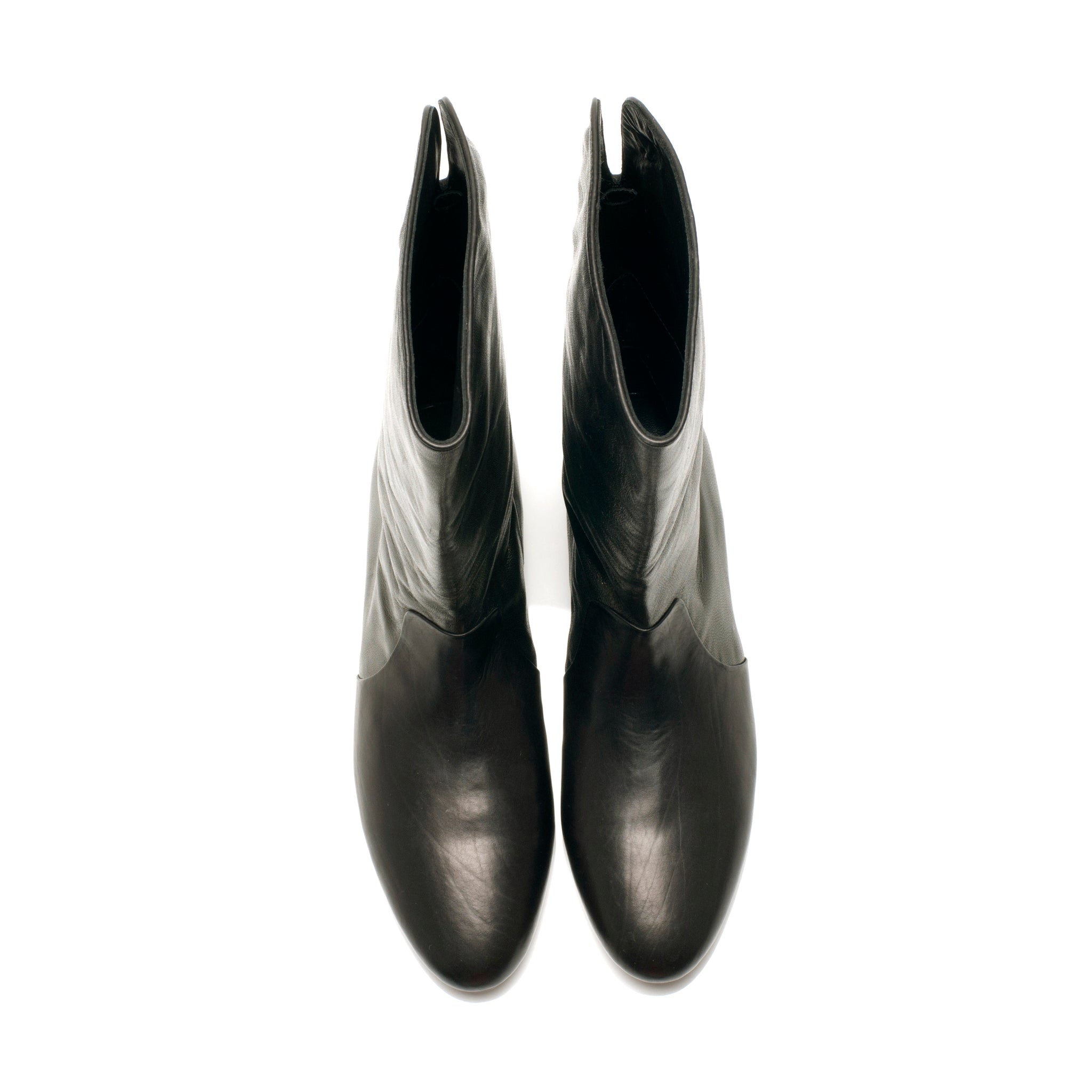 J556 leather boots; black and olive