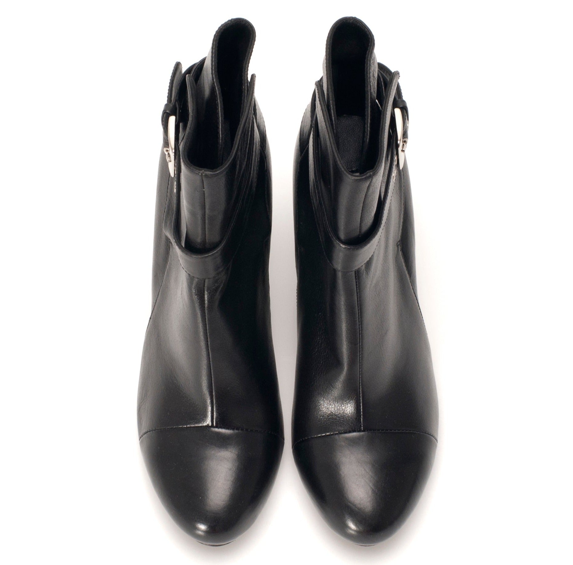 J570 leather boots; black