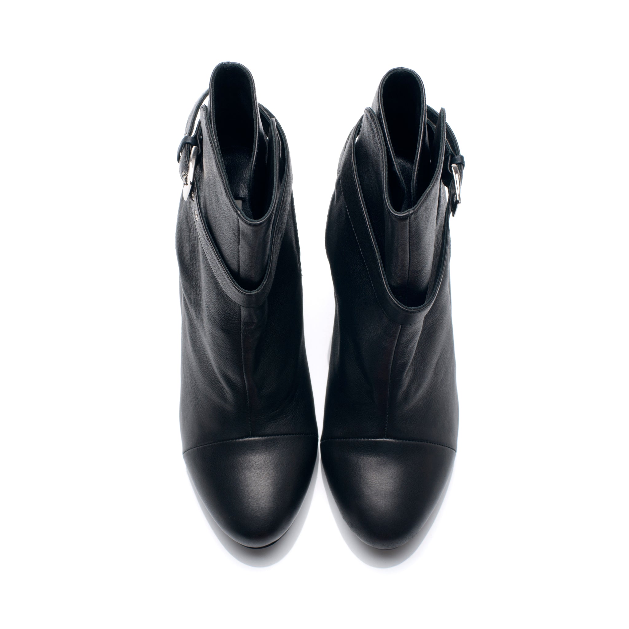 J570 leather boots; jet