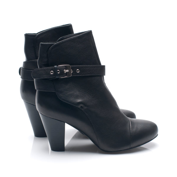 J570 leather boots; jet