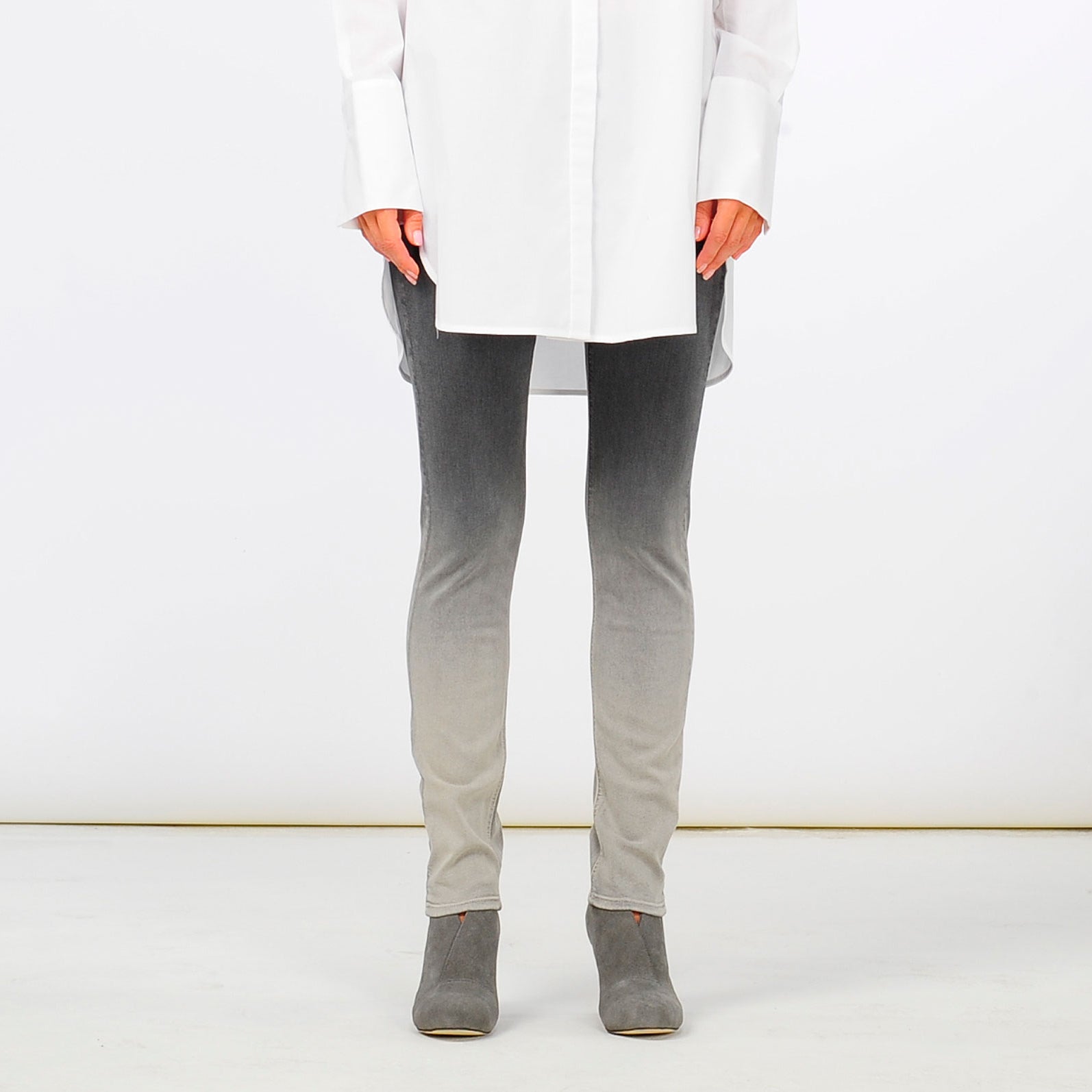 J571 suede booties ; grey