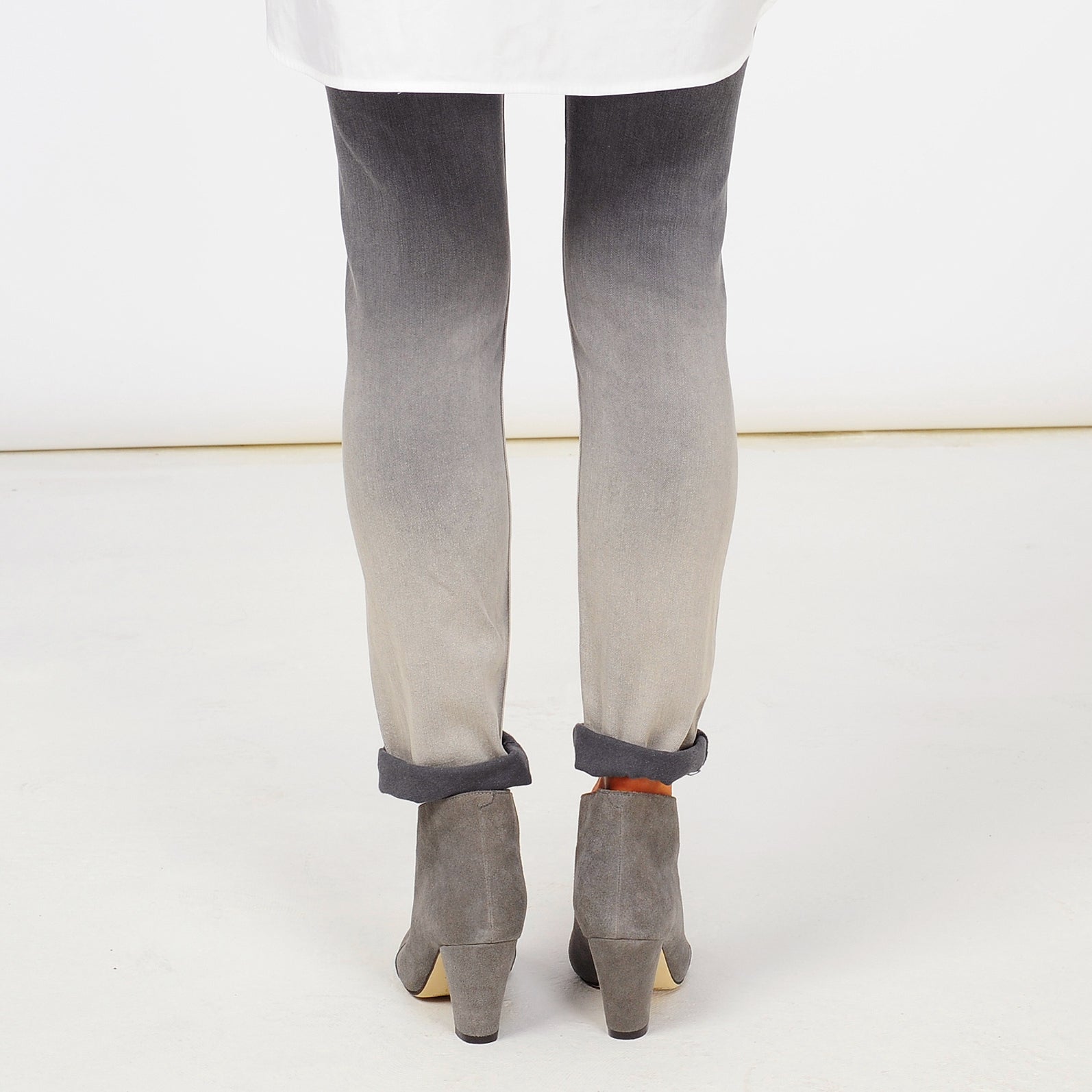 J571 suede booties ; grey