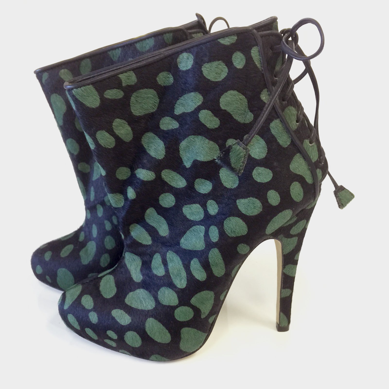 K302 hair boots; green dot