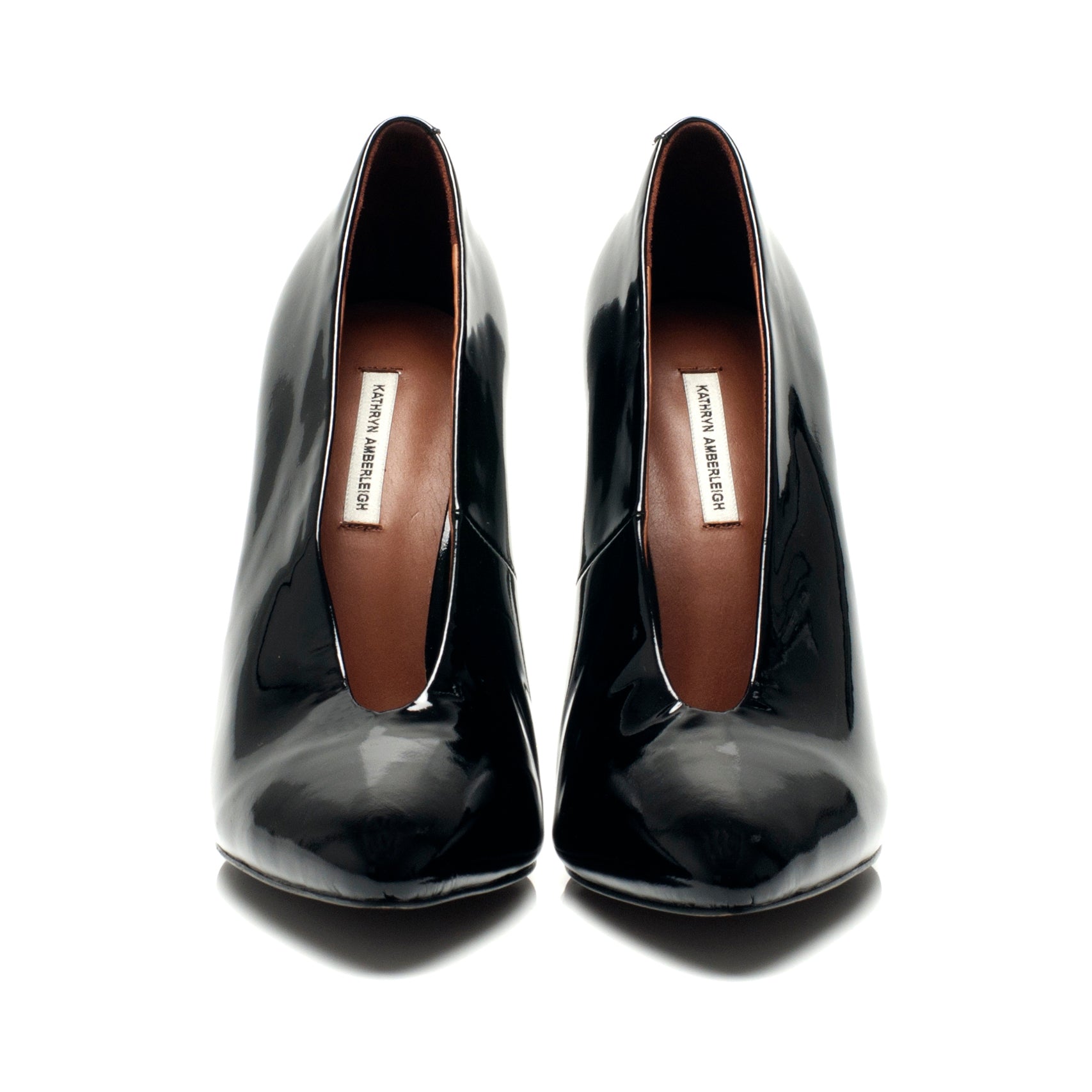 K410 patent leather pumps; black