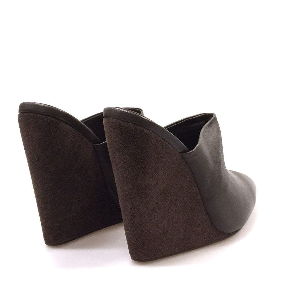 K604 leather and suede mules; chocolate