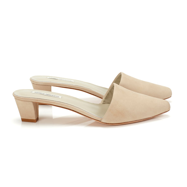 K606 nubuck mules; beige