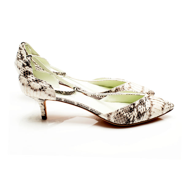 K702 snakeskin pumps; white python